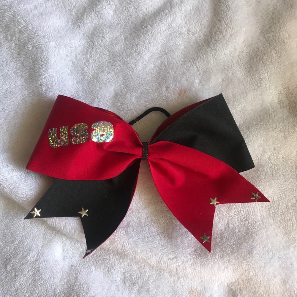 Cheer bow